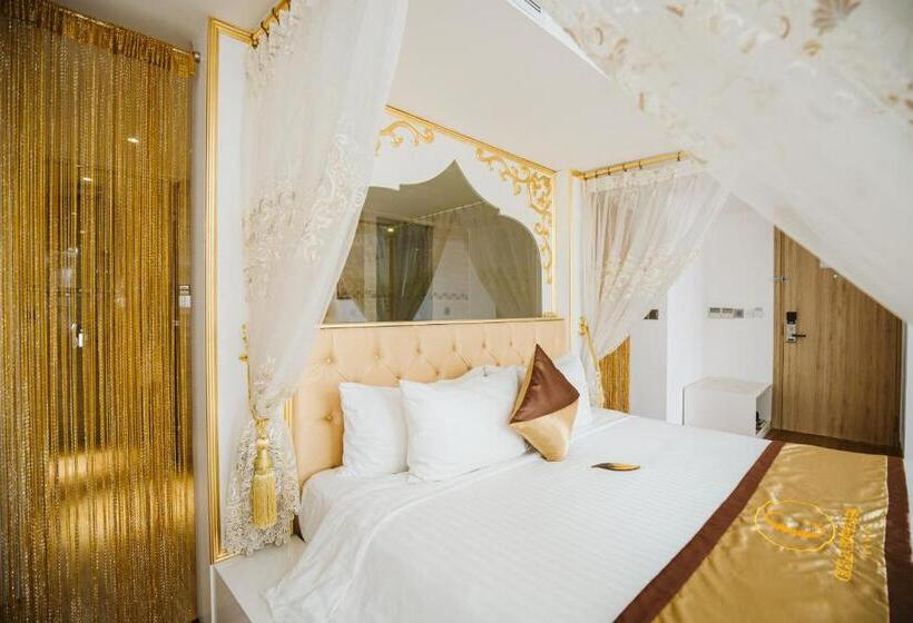 اتاق رویال, Tnd