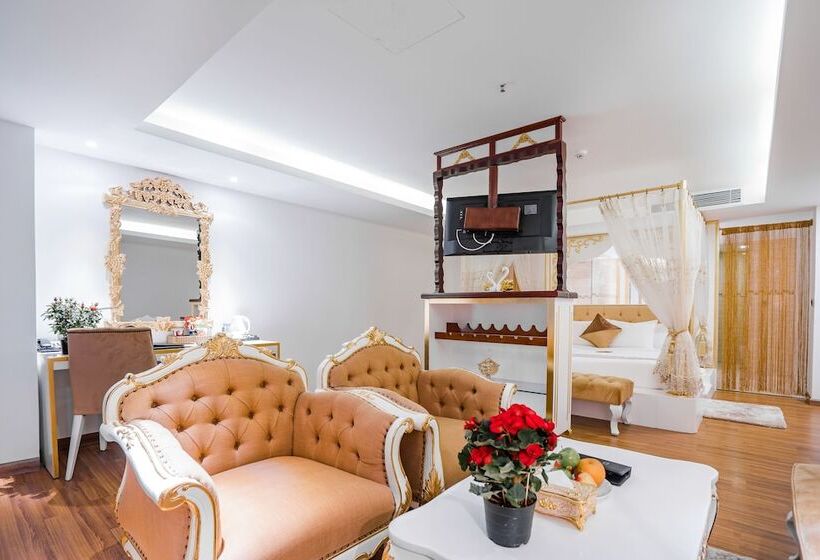 اتاق رویال, Tnd