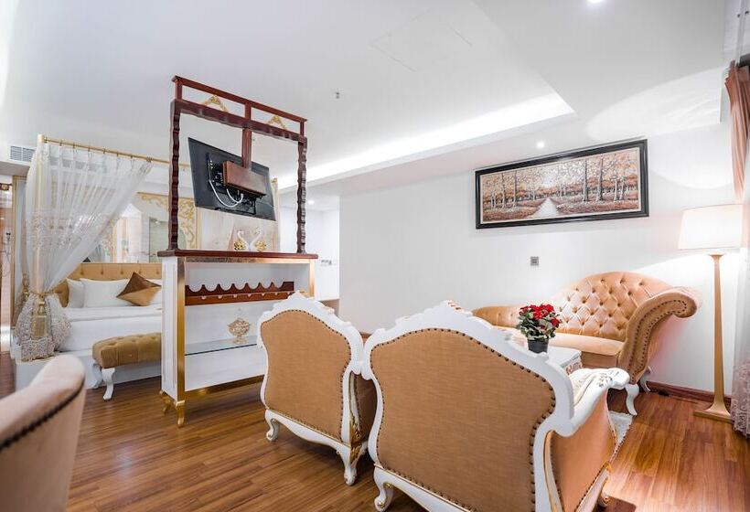 اتاق رویال, Tnd