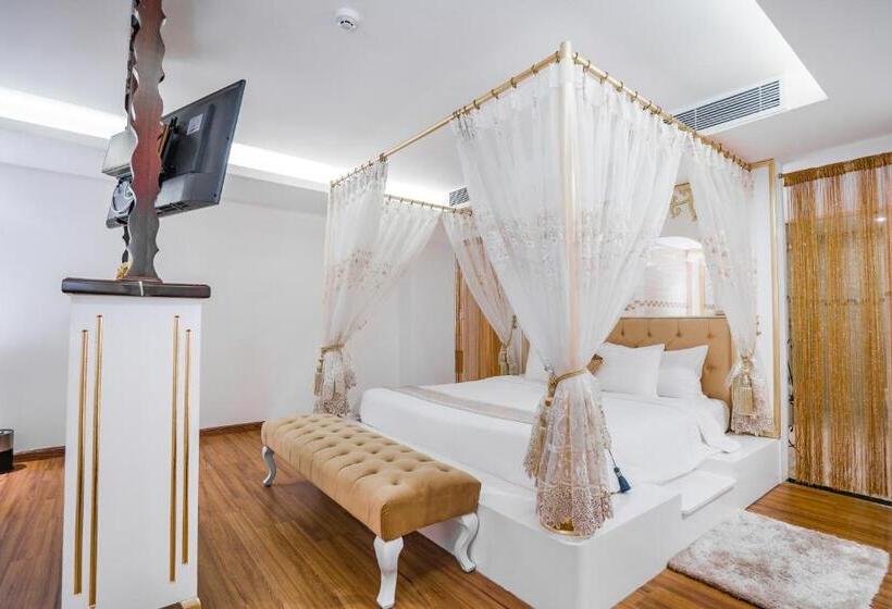 اتاق رویال, Tnd