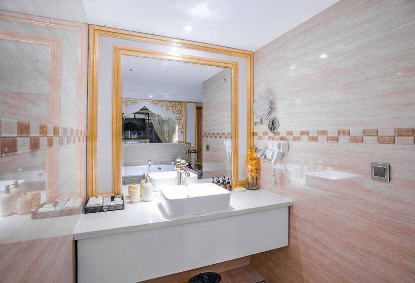 اتاق رویال, Tnd