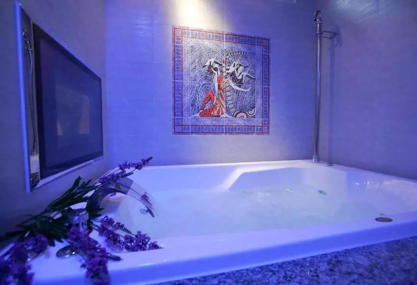سوییت, Lai Yin Motel