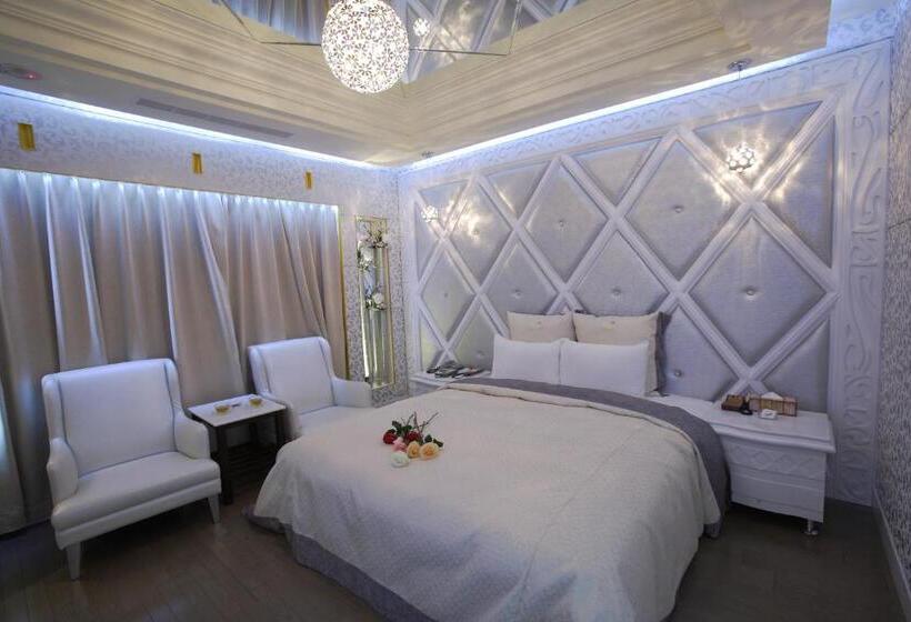 سوییت, Lai Yin Motel