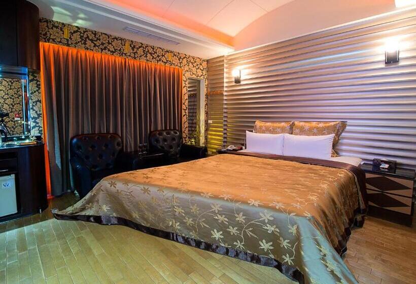 سوییت, Lai Yin Motel