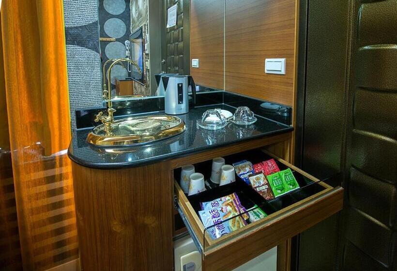 سوییت, Lai Yin Motel