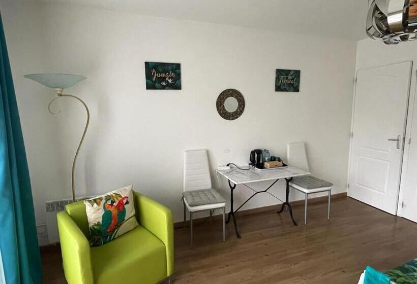 غرفة قياسية مطلّة علي الحديقة, Les Grandes Masures B&b