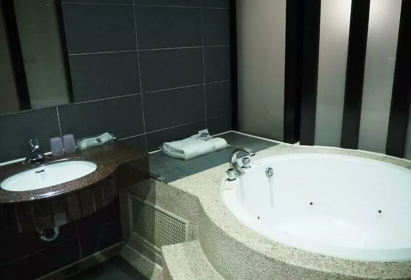 اتاق استاندارد, The Riverside Hotel & Motel