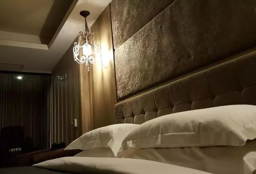 اتاق استاندارد با تخت دو نفره بزرگ, The Riverside Hotel & Motel