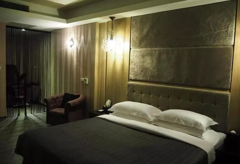 اتاق استاندارد با تخت دو نفره بزرگ, The Riverside Hotel & Motel