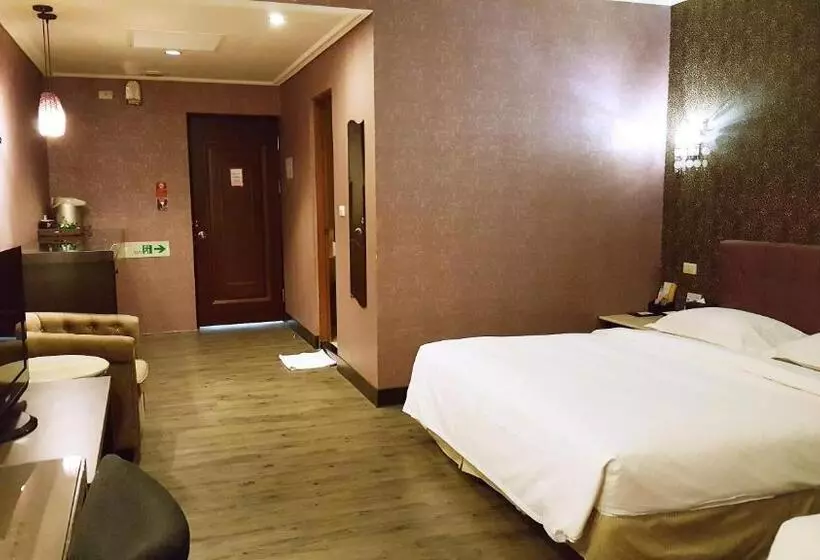 اتاق کلاسیک چهارنفره, The Riverside Hotel & Motel