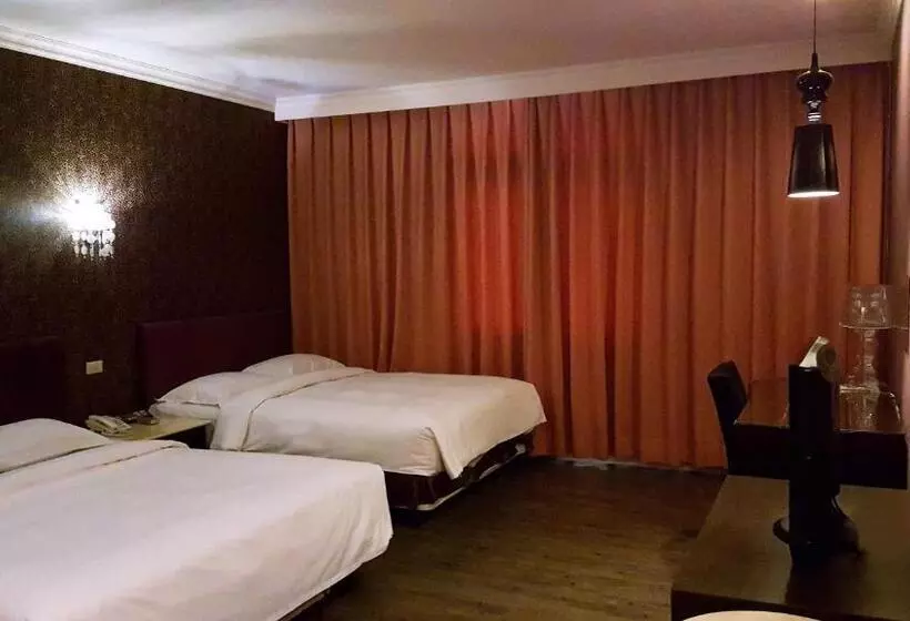 اتاق کلاسیک چهارنفره, The Riverside Hotel & Motel