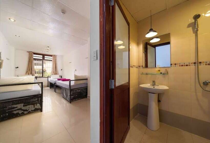 تختخواب در اتاق مشترک, Tribee Kinh Hostel & Bar