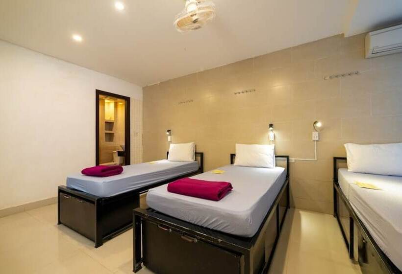 تختخواب در اتاق مشترک, Tribee Kinh Hostel & Bar