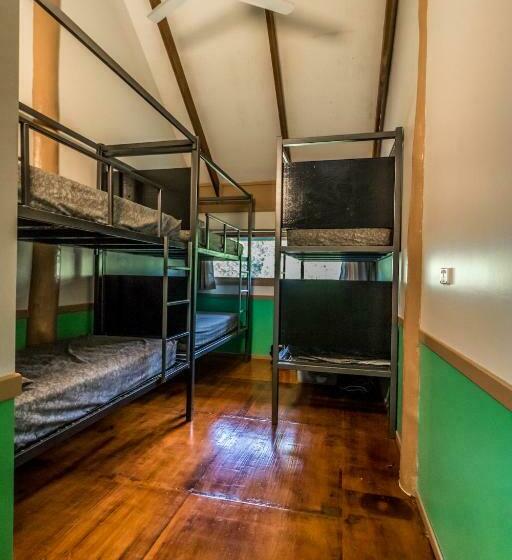 공동 객실, Jackaroo Treehouse Rainforest Retreat