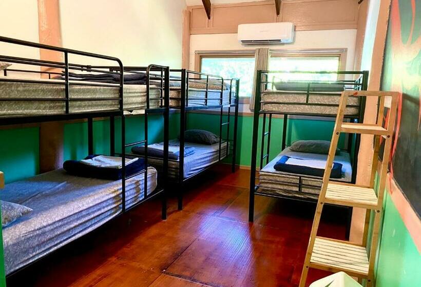 공동 객실, Jackaroo Treehouse Rainforest Retreat