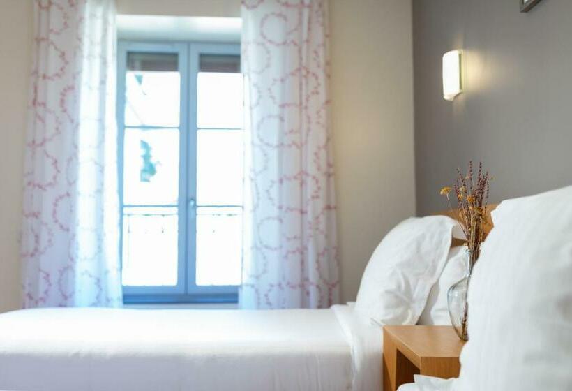 חדר סטנדרט מותאם לאדם עם מוגבלויות, L Ortensia