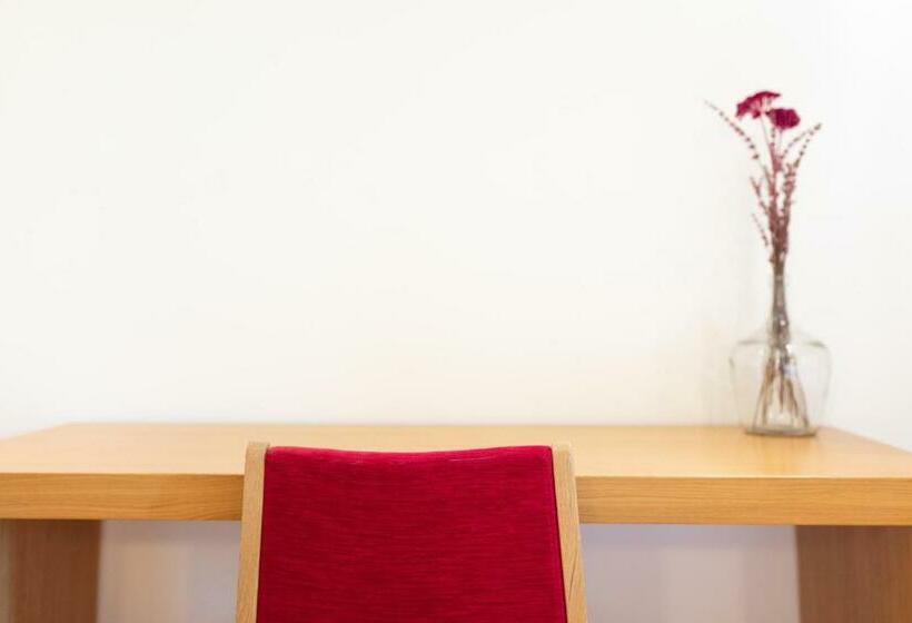 חדר סטנדרט מותאם לאדם עם מוגבלויות, L Ortensia