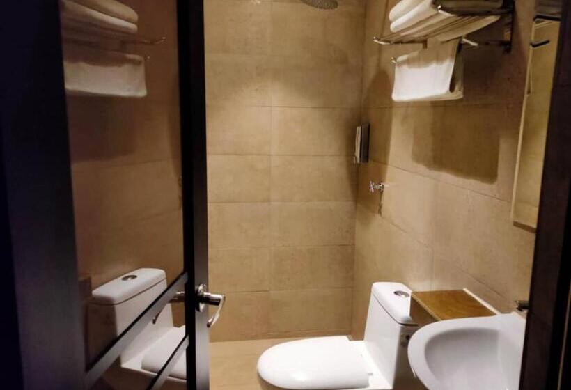 キングサイズベッドのデラックスルーム, 9 Square Hotel   Subang Jaya