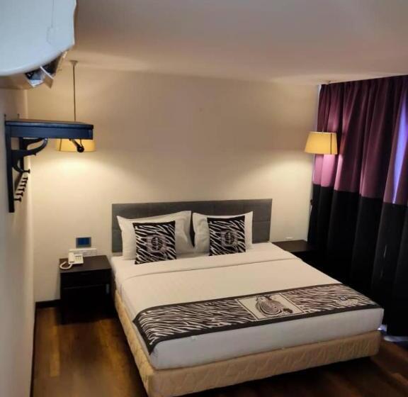 キングサイズベッドのデラックスルーム, 9 Square Hotel Subang Jaya