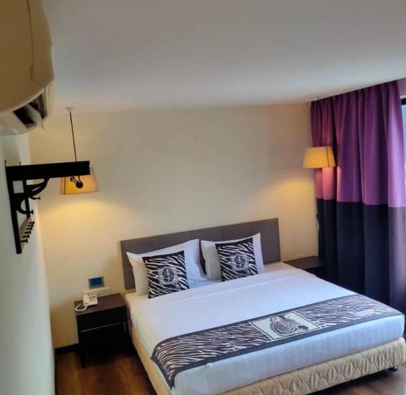 キングサイズベッドのデラックスルーム, 9 Square Hotel Subang Jaya