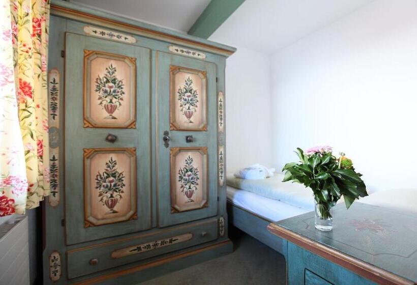 舒适三人间, Anemone