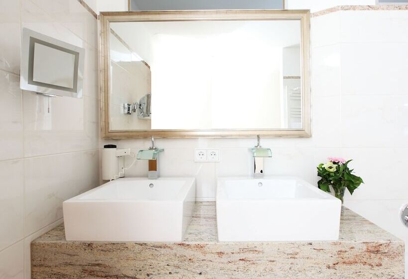 舒适三人间, Anemone