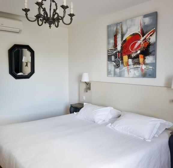 带露台可观山景的标准间, Hôtel Villa Les Orangers