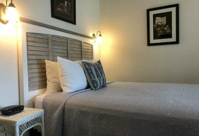 クイーンサイズベッドのスタンダードルーム, Knapps Narrows Marina & Inn