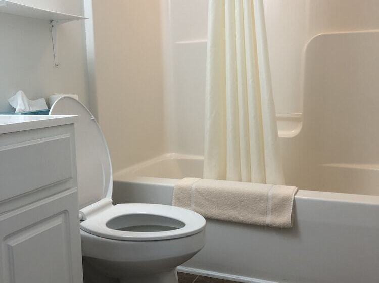 غرفة قياسية سرير ملكى, Knapps Narrows Marina & Inn