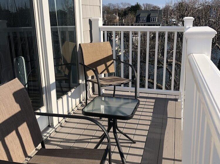 غرفة قياسية سرير ملكى, Knapps Narrows Marina & Inn