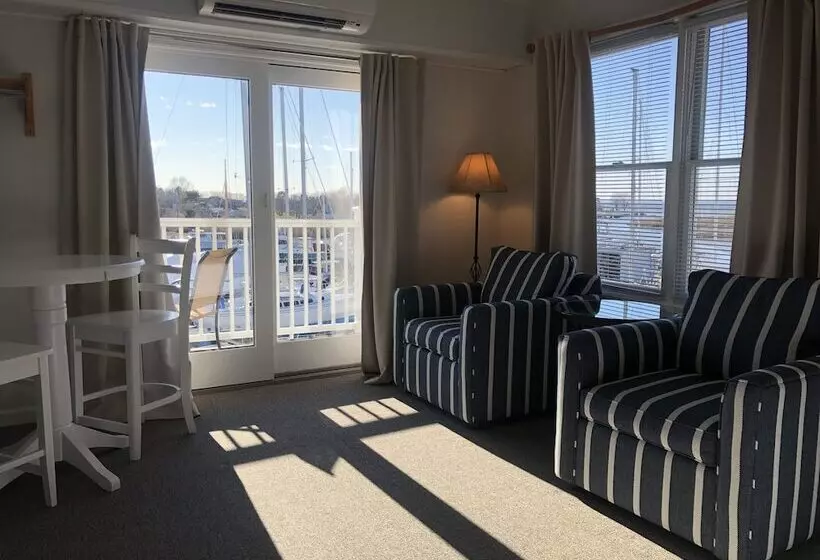 シングルデラックスルーム, Knapps Narrows Marina & Inn