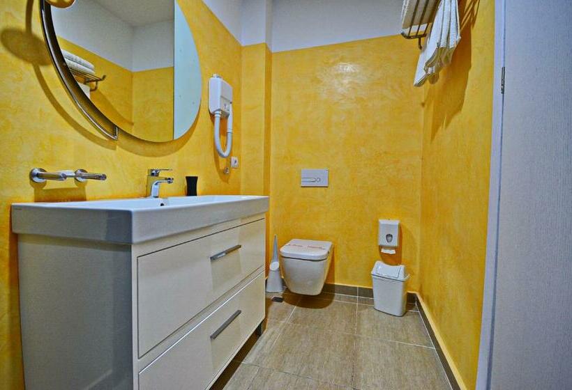 غرفة قياسية مطلّة علي البحر, Palma City