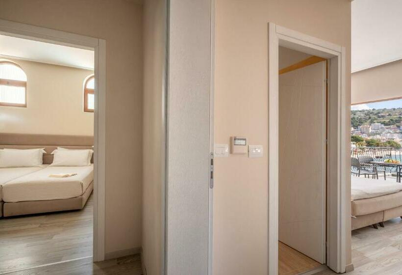 جناح جونيور مطلّ علي البحر, Palma City