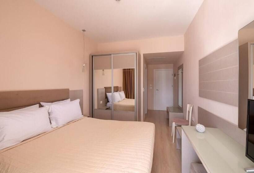 غرفة قياسية مطلّة علي البحر, Palma City