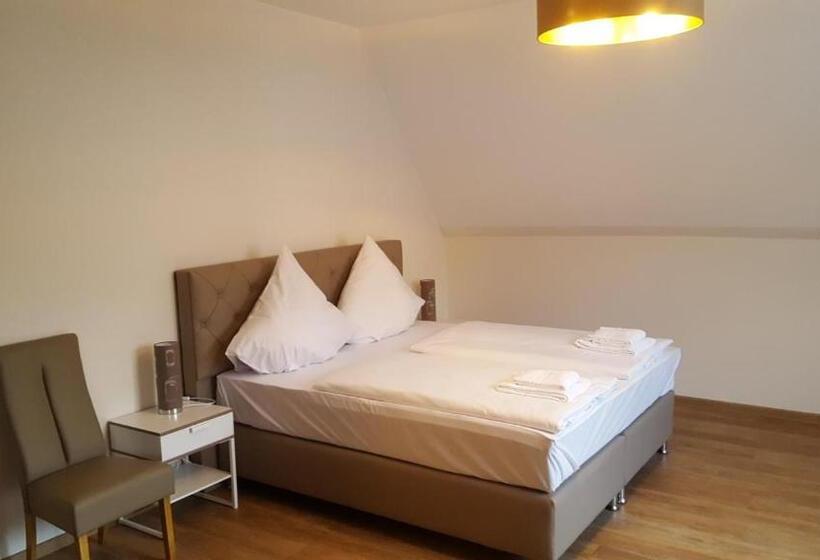 침실 2개 아파트, Ravene