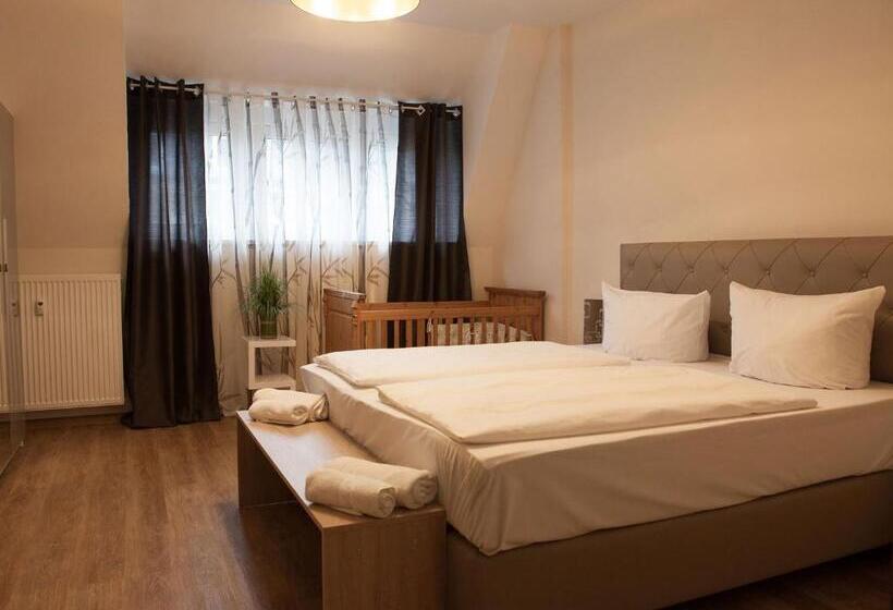 침실 2개 아파트, Ravene