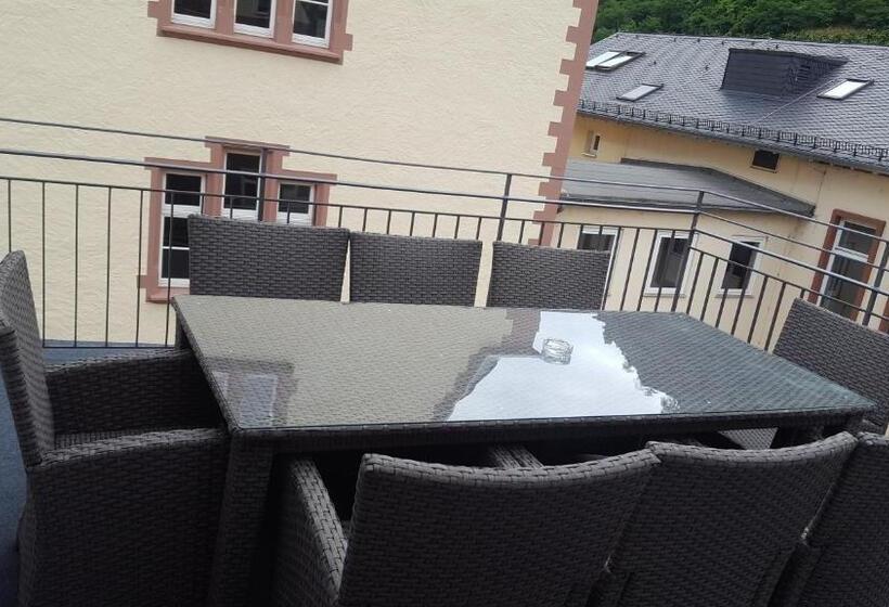 침실 1개 발코니 아파트, Ravene