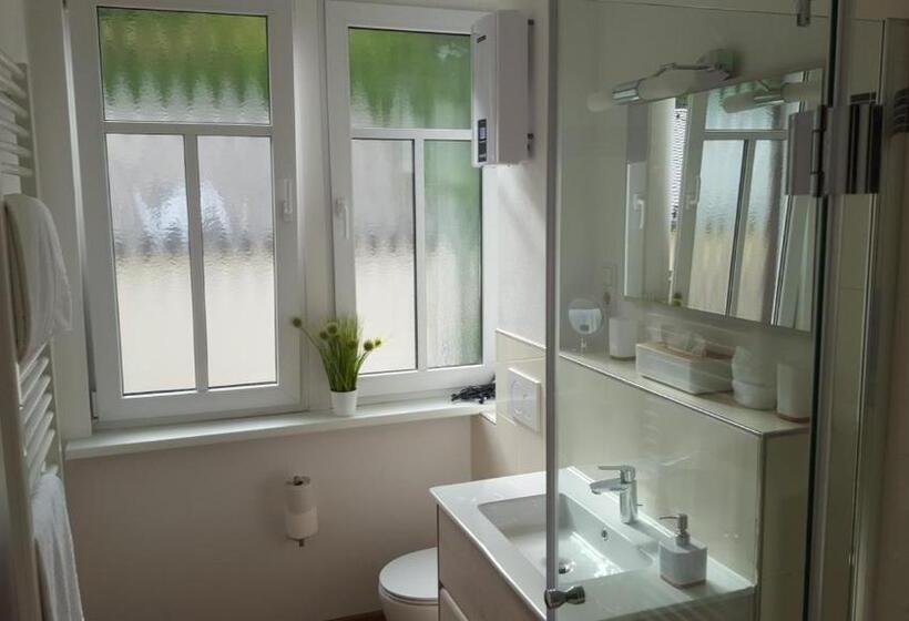 침실 1개 발코니 아파트, Ravene