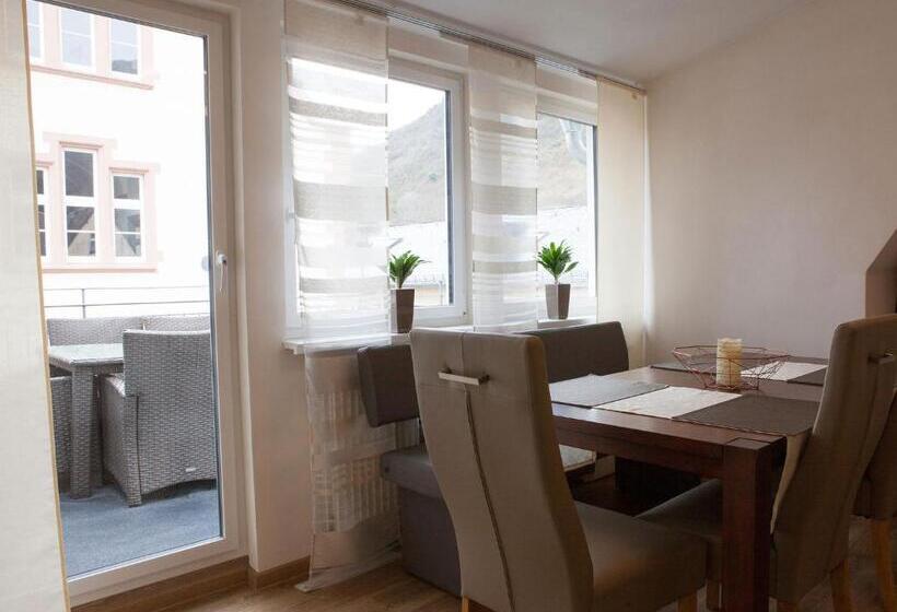 침실 1개 발코니 아파트, Ravene