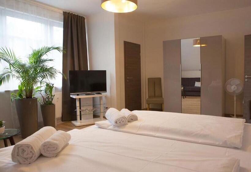 침실 2개 아파트, Ravene