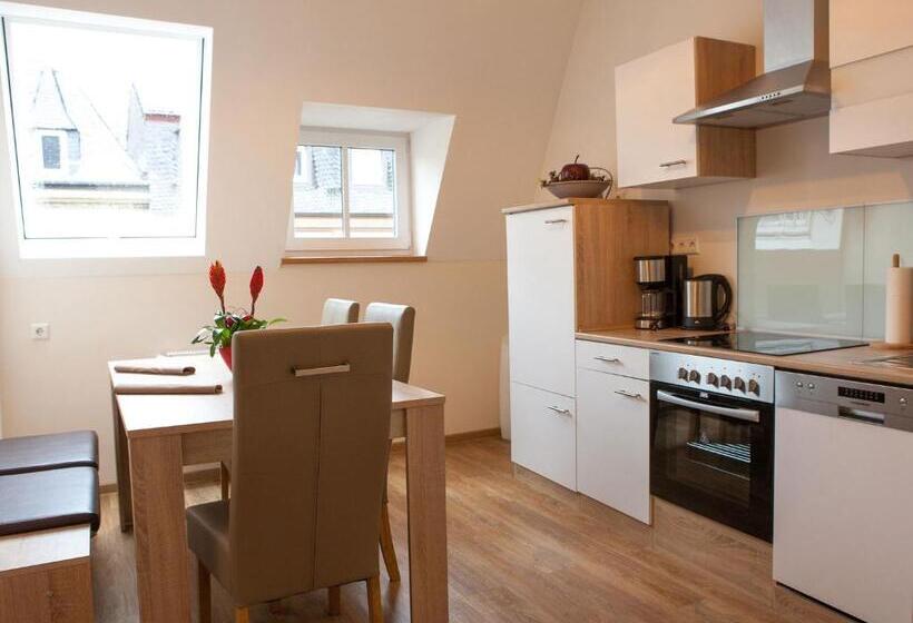 침실 2개 아파트, Ravene