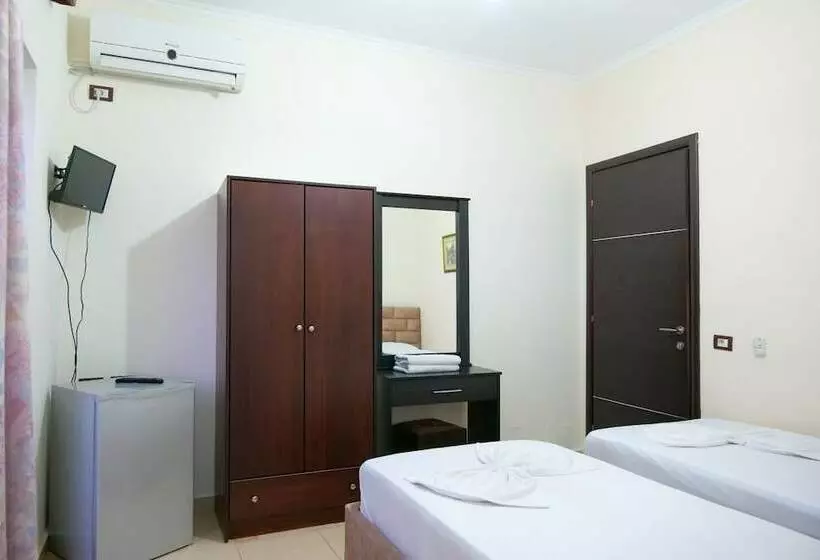 اتاق استاندارد با بالکن, Rixhi