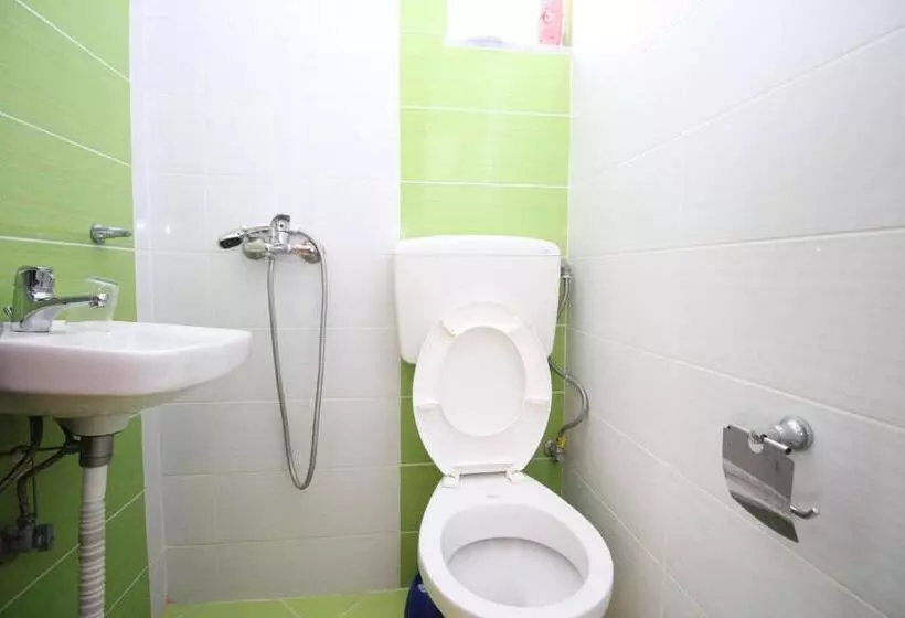 اتاق استاندارد چهارنفره با بالکن, Rixhi