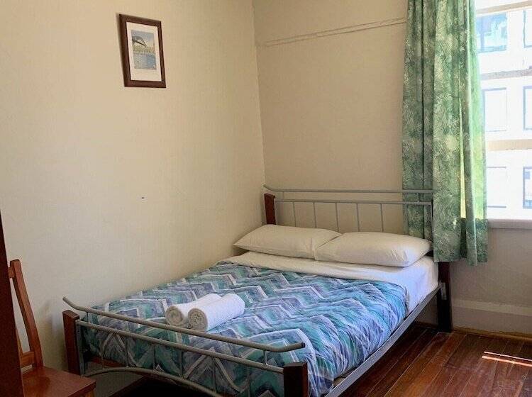 اتاق استاندارد با سرویس بهداشتی مشترک, Sydney City Hostel