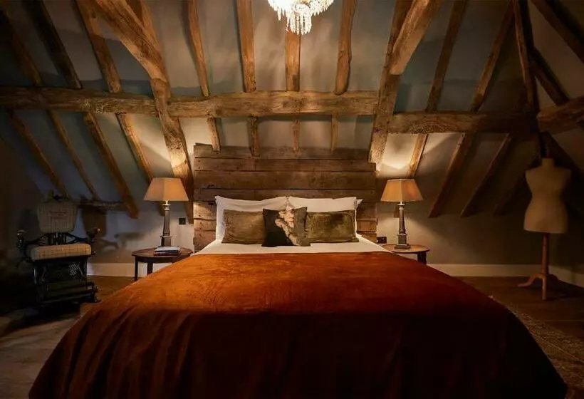 スイート, The Bell In Ticehurst