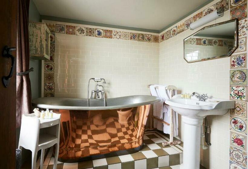 غرفة كلاسيكية, The Bell In Ticehurst