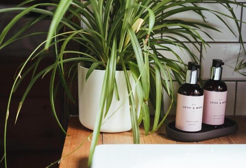 شقة غرفة واحدة, The Bell In Ticehurst