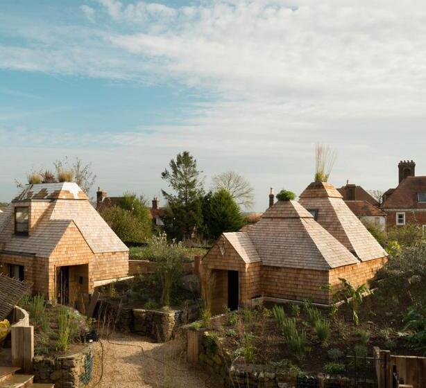 شقة غرفة واحدة, The Bell In Ticehurst