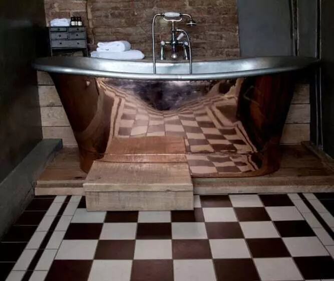 クラシックルーム, The Bell In Ticehurst