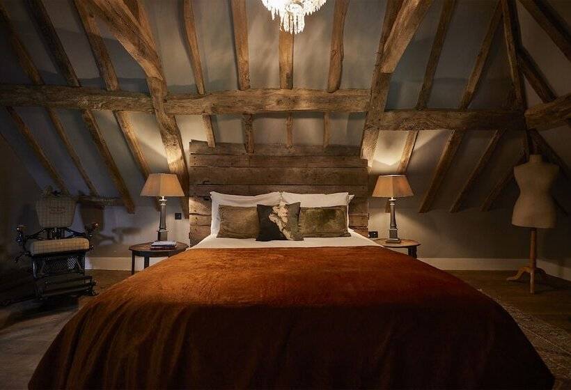 جناح, The Bell In Ticehurst